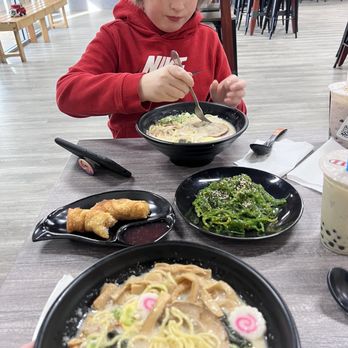 Ramen House & Bubble Tea - Tonkatsu ramen, seaweed salad, and egg rolls. - Ramen Near Me - Blue Springs, Missouri