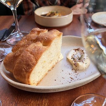 Lansdowne - Focaccia - American Near Me - Portland, Oregon