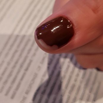 Atelier Nails - chipped thumb - Nail Salons Near Me - Tracy, California
