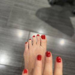 Eden Nails & Spa - Gel toes red