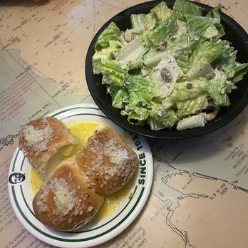 Flanigan's - Davie Tower Shops - Salad and buns - Seafood Near Me - Davie, Florida