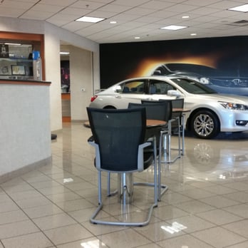 Honda North - Nice lounge area - Auto Repair Near Me - Clovis, California