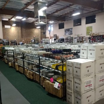 Standard Restaurant Supply - Central sales floor featuring many styles of dishes and serving pieces. - Restaurant Supplies Near Me - Tucson, Arizona Standard Restaurant Supply - Central sales floor featuring many styles of dishes and serving pieces. - Restaurant Supplies Near Me - Tucson, Arizona