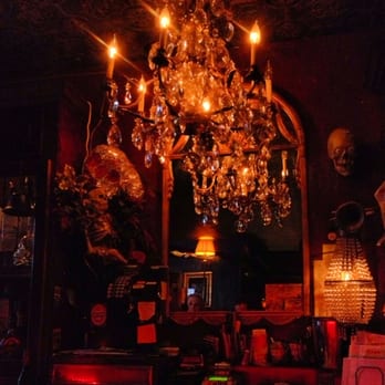 R Bar - Lounges Near Me - Los Angeles, California