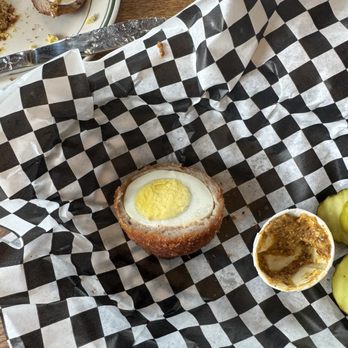 Nana's Irish Pub - Last of the Scottish egg - American Near Me - Newport, Oregon