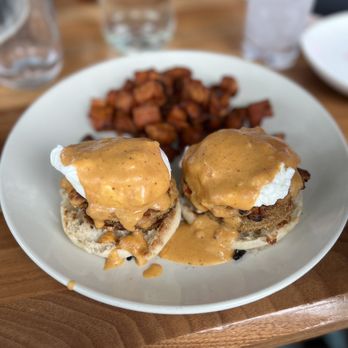 82 Degrees - Beach Benedict - Seafood Near Me - St. Pete Beach, Florida