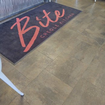 Bite Creole Kitchen - Sticky ass floor. Can't mop!! Too ghetto to function as a business. - Cajun/Creole Near Me - South Euclid, Ohio