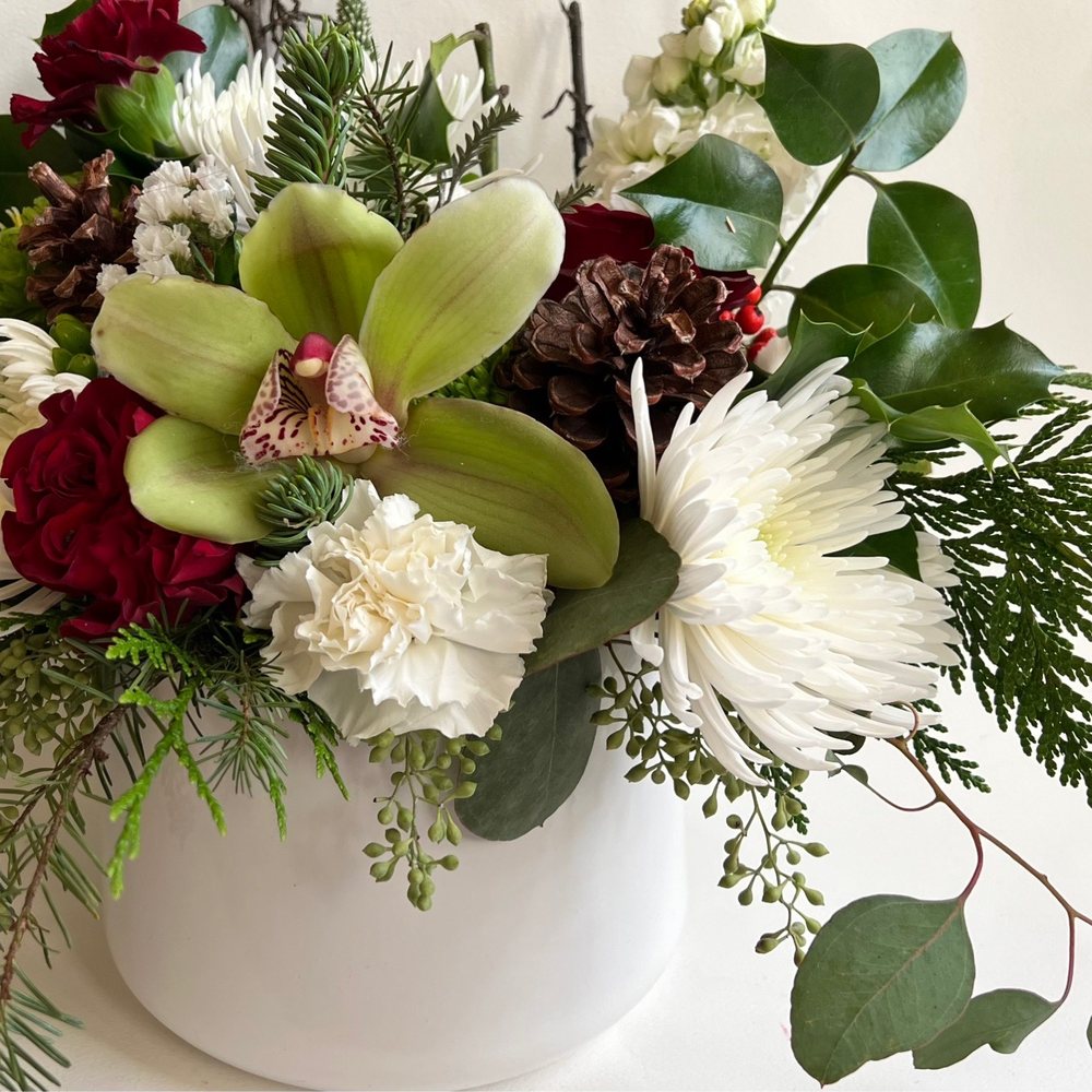 Farmhouse Box and Bloom - arrangement I did at the Page Cellars class - Florists Near Me Farmhouse Box and Bloom - arrangement I did at the Page Cellars class - Florists Near Me