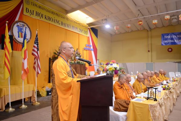 Chua Dieu Ngu Buddhist Temple by null