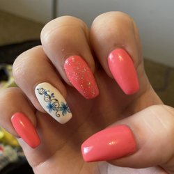 Lady Nails