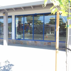 Assistance League Of Stockton - For years "the yellow store" it is now gray with blue trim. They are in the process of expanding.