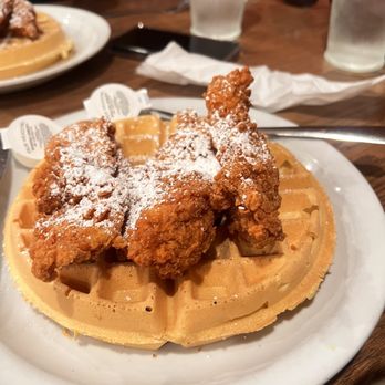 Frizzle Chicken Cafe - Breakfast & Brunch Near Me - Pigeon Forge, Tennessee