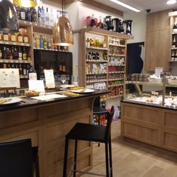 Vignon Montaigne - Tasting area!