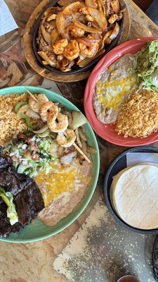 Los Agaves by null