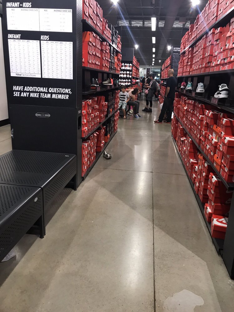 nike outlet bass pro
