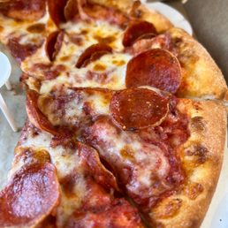 Small pepperoni pizza