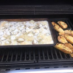 Littlenecks cooked in beer and garlic. Delicious!!