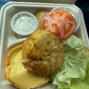 EARL Kaimuki - Crab cake sandwich - Sandwiches Near Me - Honolulu, Hawaii EARL Kaimuki - Crab cake sandwich - Sandwiches Near Me - Honolulu, Hawaii