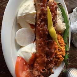 Türk Sofrasi Ocakbaşı - Kasarli Köfte am Spieß (17€)