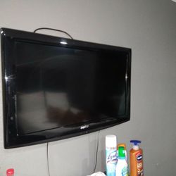 TV with 5 channels