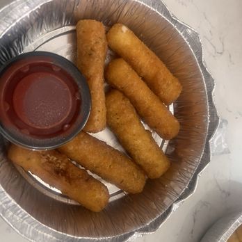 NyRican pizzeria - Mozzarella sticks - Pizza Near Me - Tampa, Florida