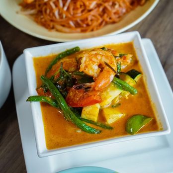Canadian Thai - Red curry with shrimp - Thai Near Me - Toronto, Ontario