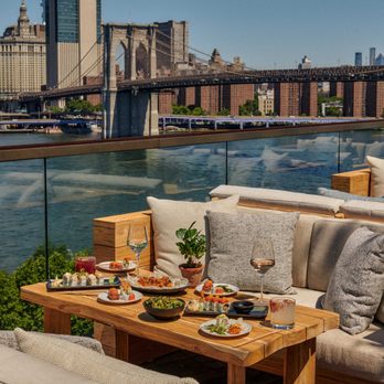Harriet's Rooftop - Food and Cocktails - Lounges Near Me - Brooklyn, New York