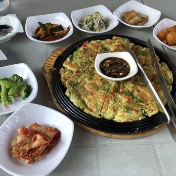 Sariwon Korean Bbq Restaurant - Seafood pancake, Korean side dishes - Korean Near Me - Thornhill, Ontario