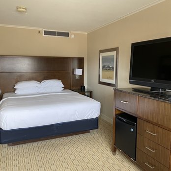 Hyatt Regency Milwaukee - Room 834 - Hotels Near Me - Milwaukee, Wisconsin