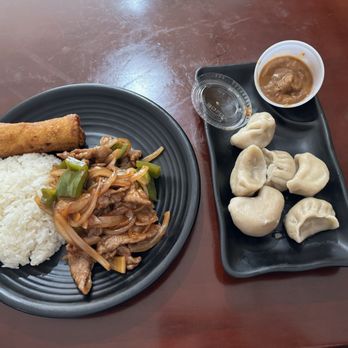 China City - Beef with pepper and onion combo; boiled Szechuan dumplings with spicy peanut sauce - Chinese Near Me - Lake Placid, New York China City - Beef with pepper and onion combo; boiled Szechuan dumplings with spicy peanut sauce - Chinese Near Me - Lake Placid, New York
