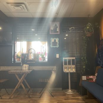 Que Suave Taco Shop - View from indoors - American Near Me - Phoenix, Arizona