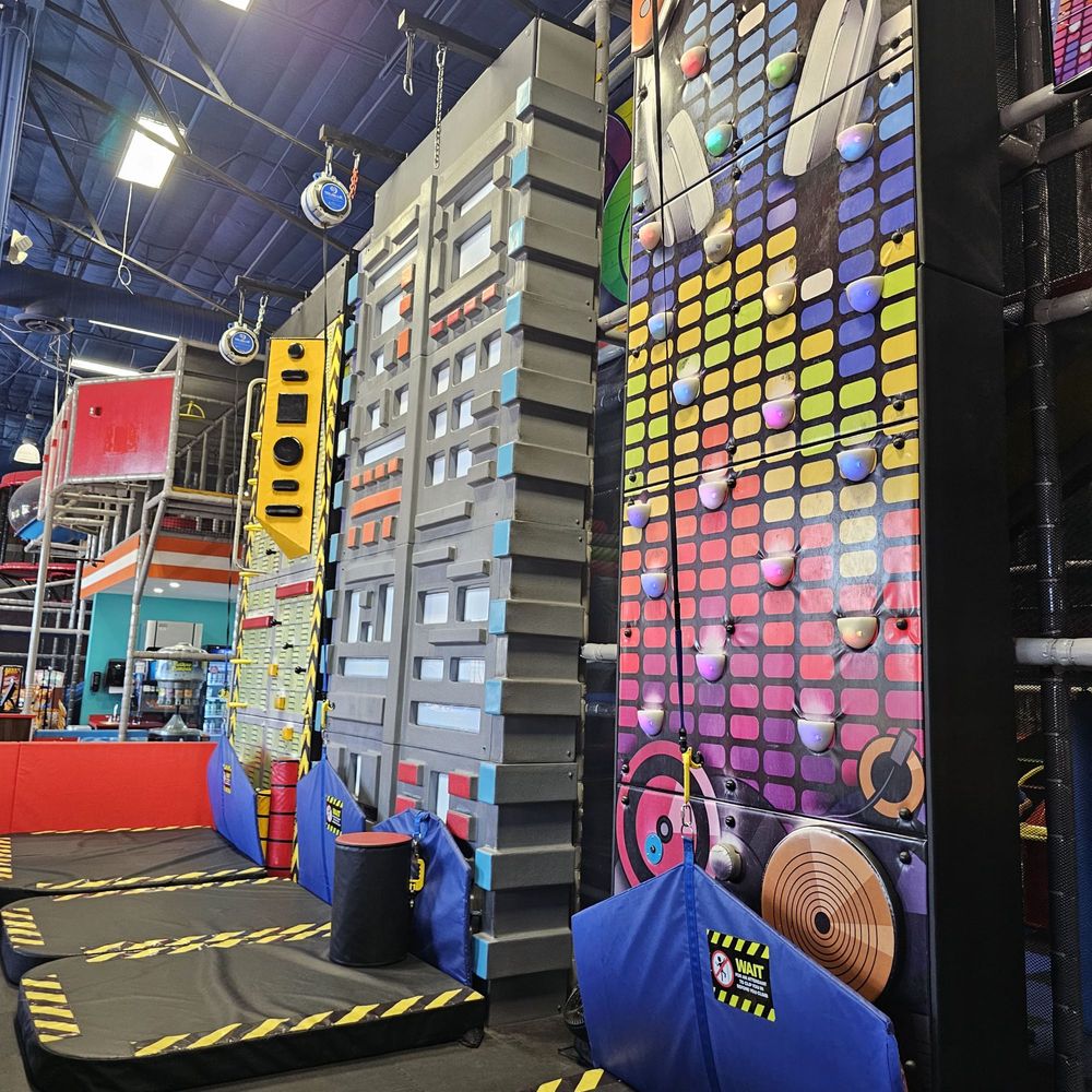Uptown Jungle Fun Park - Climbing Walls - Trampoline Parks Near Me - Peoria, Arizona