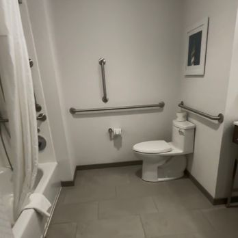 Hampton Inn & Suites Indianapolis-Keystone - Bathroom - Hotels Near Me - Indianapolis, Indiana Hampton Inn & Suites Indianapolis-Keystone - Bathroom - Hotels Near Me - Indianapolis, Indiana