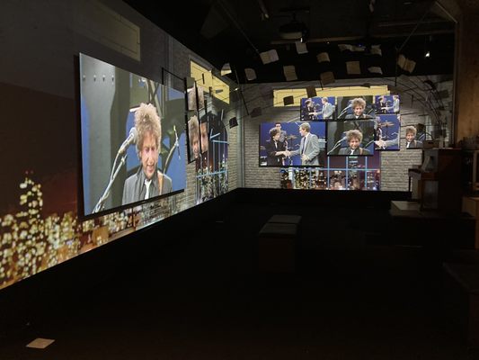 Bob Dylan Center by null