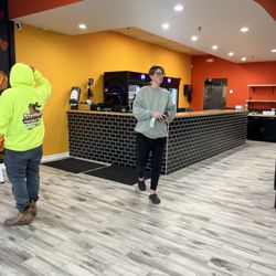 Vivi's Chicken 'n Mac - Interior