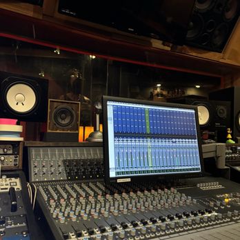 ES Audio Recording Studios - Music Production Services Near Me