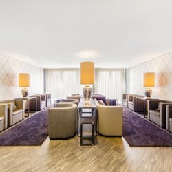 Breyer, Kaymak & Klabe Augenchirurgie - Unser Wartebereich in der 5. Etage (Premium Eyes)