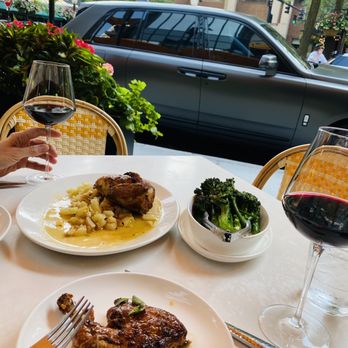 The Bellevue Chicago - Roasted chicken with broccoli side - New American Near Me - Chicago, Illinois The Bellevue Chicago - Roasted chicken with broccoli side - New American Near Me - Chicago, Illinois