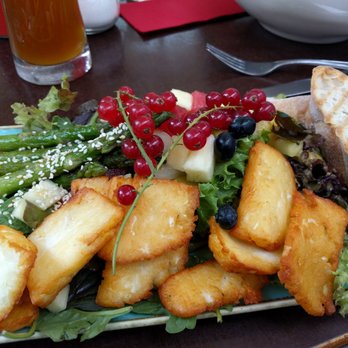 Salü - Halloumi cheese salads - Salad Near Me - Jena, TH