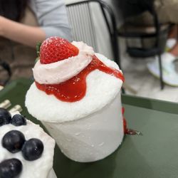Noon Korean Bingsoo House - Strawberry