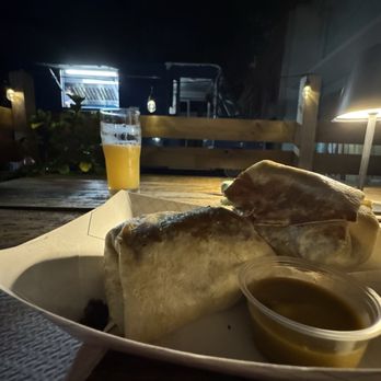 Howzit Brewing - Food truck & Hazy IPA at Howzit Brewery - Breweries Near Me - Honolulu, Hawaii