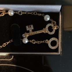 D L Cavanagh - This stunning find x