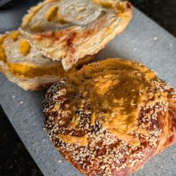 St. Urbain Bagel Bakery - Cheese Craigel