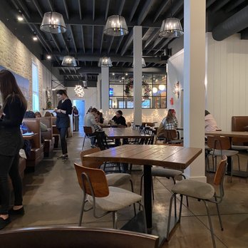 Venice Kitchen - Inside seating - Pizza Near Me - Memphis, Tennessee Venice Kitchen - Inside seating - Pizza Near Me - Memphis, Tennessee