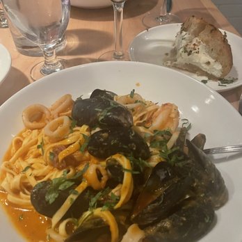 Gussie's Handmade Italian - Linguine ai Frutta di Mare - Italian Near Me - Chicago, Illinois