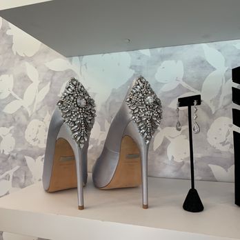 Marry go Round - Beautiful shoes for resale - Bridal Near Me - Houston, Texas Marry go Round - Beautiful shoes for resale - Bridal Near Me - Houston, Texas