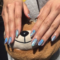 Look at them shinny nails!!!!