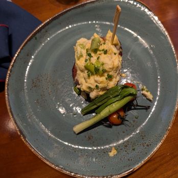 Gordon Ramsay Pub & Grill - 8oz filet topped with crab meat - Pubs Near Me - Atlantic City, New Jersey Gordon Ramsay Pub & Grill - 8oz filet topped with crab meat - Pubs Near Me - Atlantic City, New Jersey
