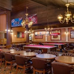 Elm Waterhole Saloon - Shoot a game or two