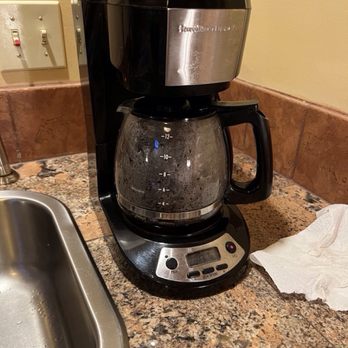 Lure Me Inn - 12 cup coffee pot - Hotels Near Me - Ennis, Montana Lure Me Inn - 12 cup coffee pot - Hotels Near Me - Ennis, Montana